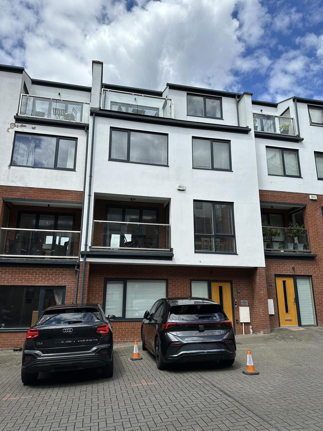 Spacious 4Br 4Ba Gated Townhouse With Balconies, Central Jq Бирмингем Экстерьер фото