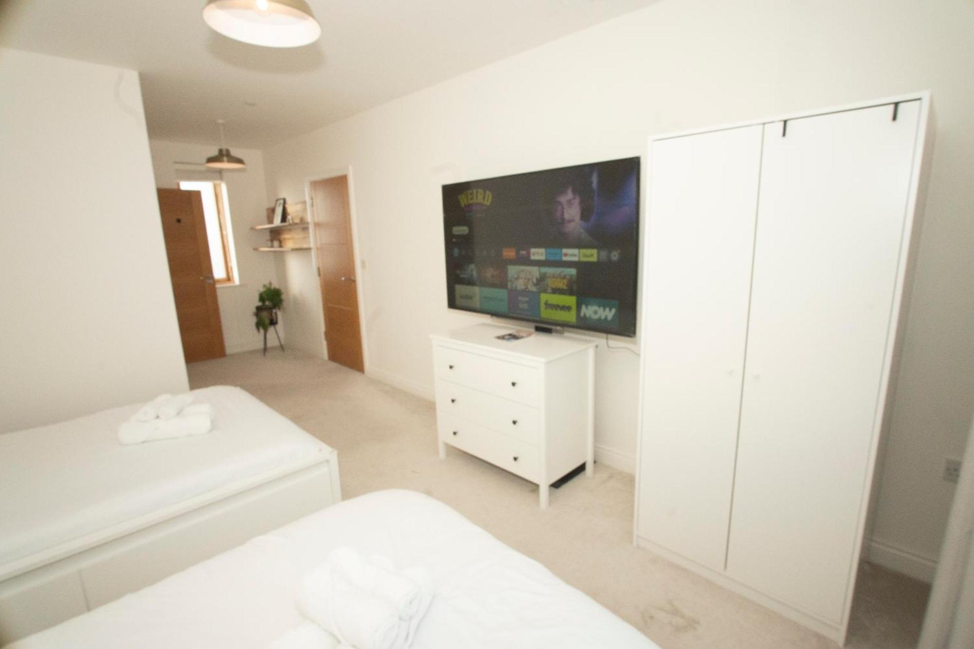 Spacious 4Br 4Ba Gated Townhouse With Balconies, Central Jq Бирмингем Экстерьер фото
