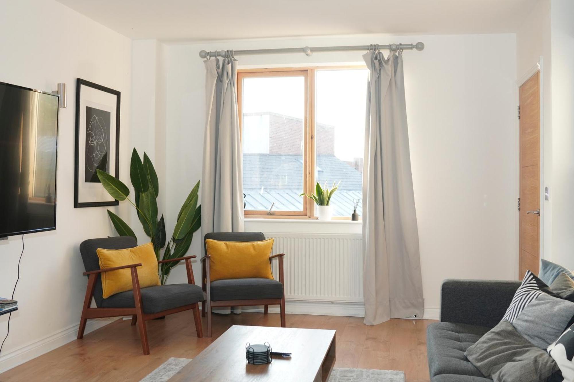 Spacious 4Br 4Ba Gated Townhouse With Balconies, Central Jq Бирмингем Экстерьер фото